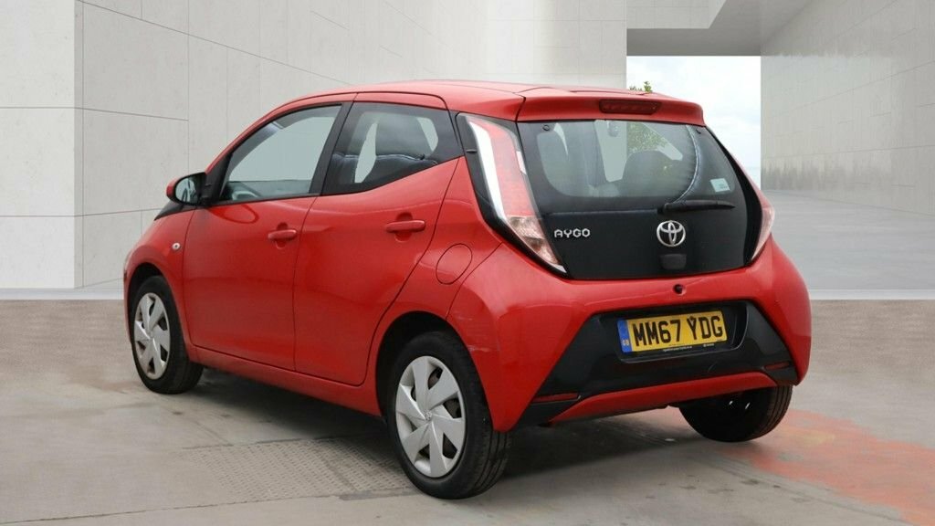 Toyota Aygo 1L X-play Red #3