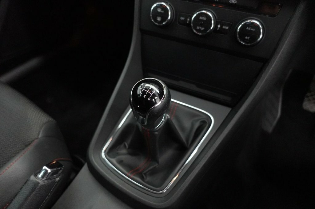 Seat Leon 1.2 Tsi Se Sport Coupe Euro 5 Ss White #17