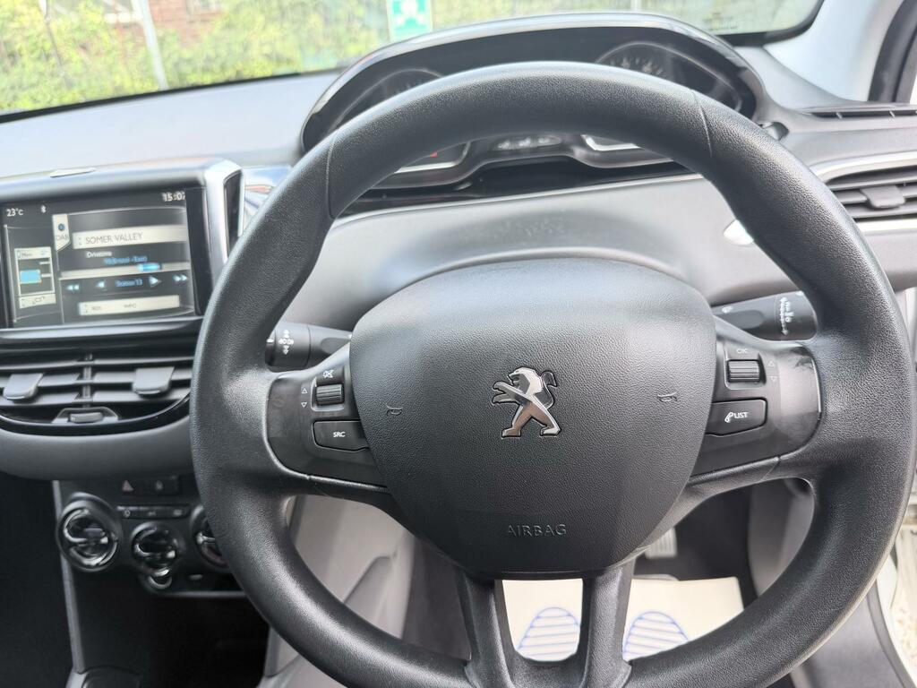 Peugeot 208 Hatchback Active 2014 White #11