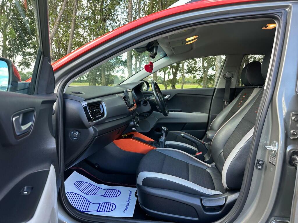 Kia Stonic 1.0 First Edition 118 Bhp Black #10