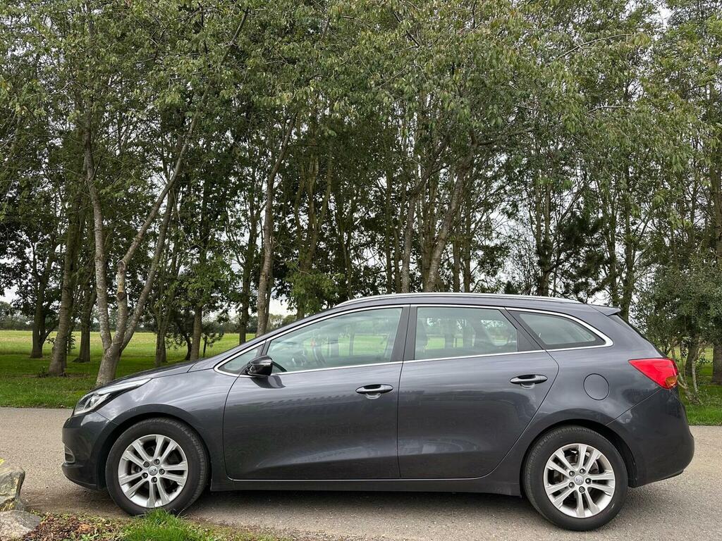 Kia Ceed 1.6 Crdi 2 Sportswagon Euro 5 Silver #4
