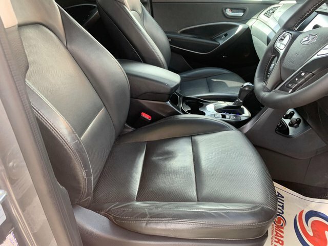 Hyundai Santa Fe 2018 Red #31