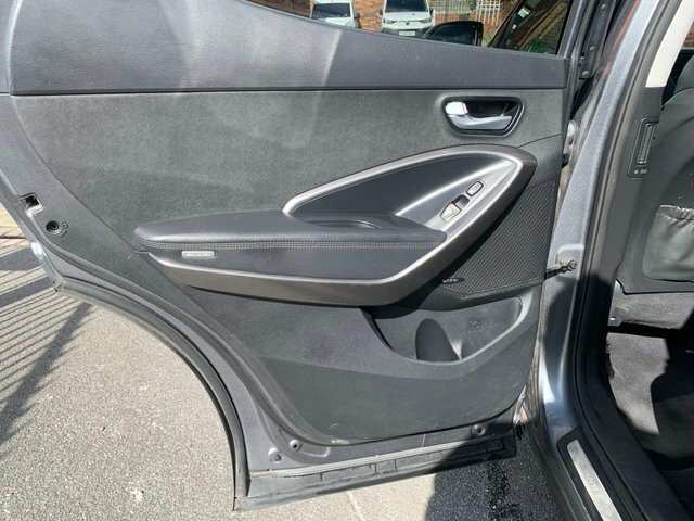 Hyundai Santa Fe 2018 Red #53