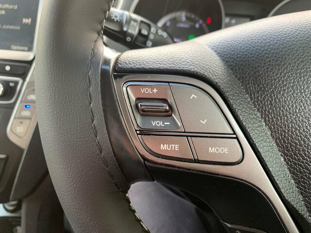 Hyundai Santa Fe 2018 Red #47