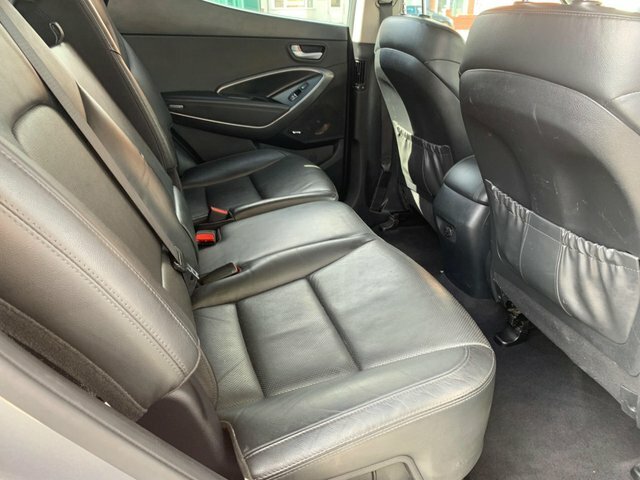 Hyundai Santa Fe 2018 Red #41