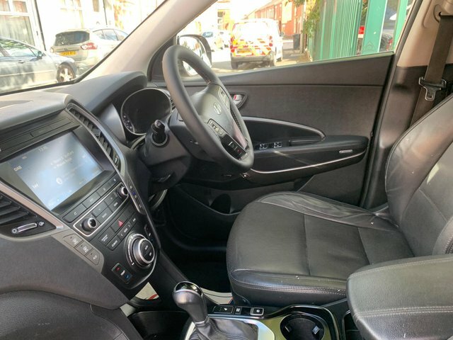 Hyundai Santa Fe 2018 Red #75