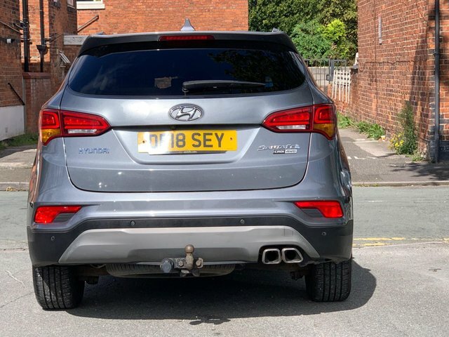 Hyundai Santa Fe 2018 Red #26