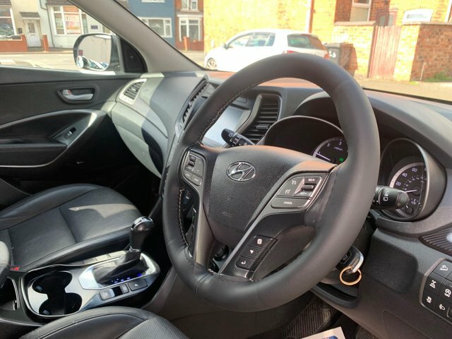 Hyundai Santa Fe 2018 Red #83