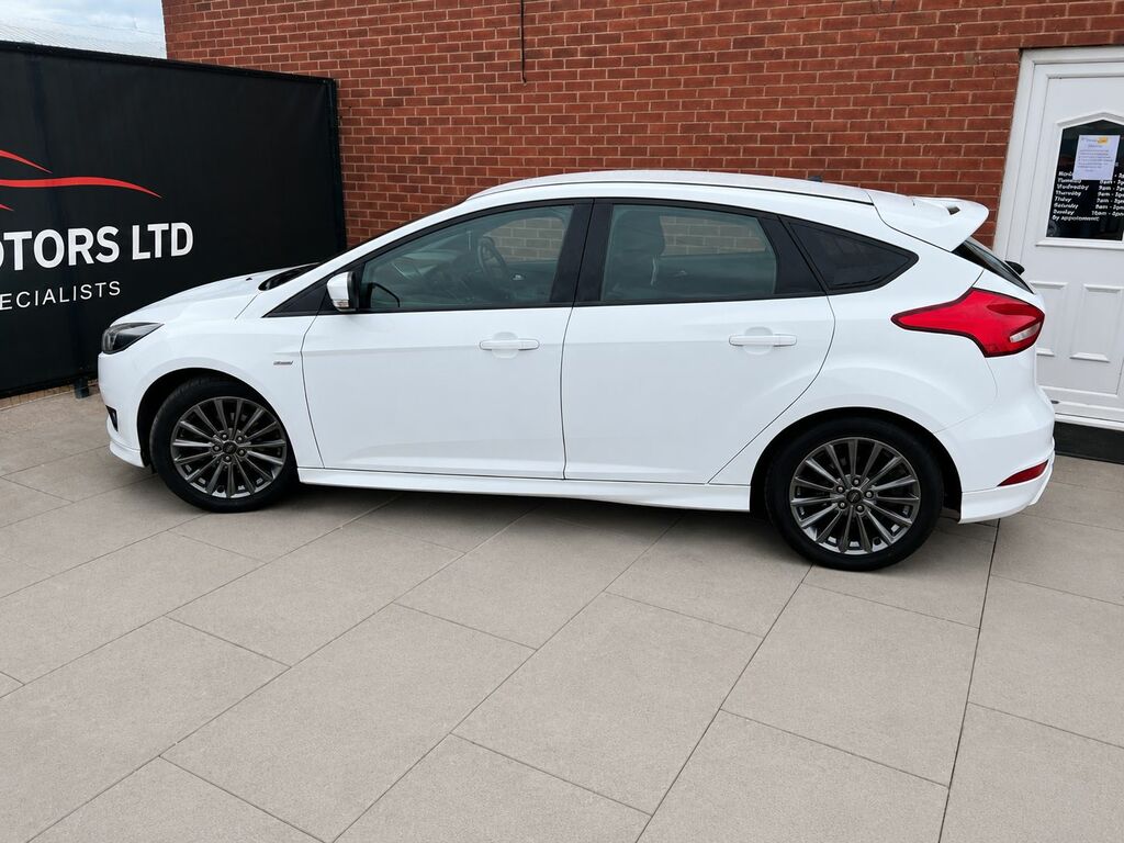 Ford Focus St-line 1.0 Ecoboost 123 Bhp Full Service Histor WP17UCG White #6