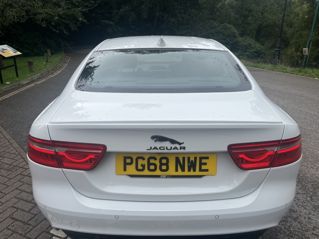 Jaguar XE Xe R-sport White #5