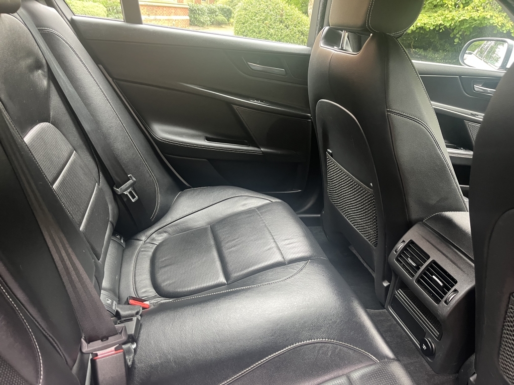 Jaguar XE Xe R-sport D Grey #41
