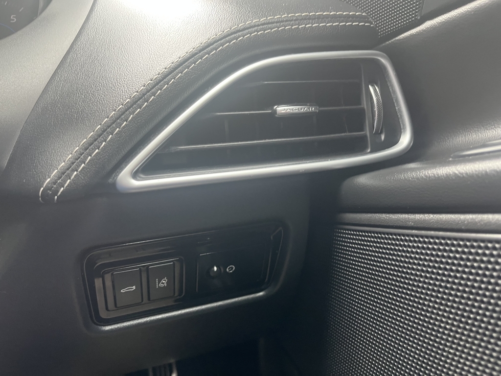 Jaguar XE Xe R-sport D Grey #15