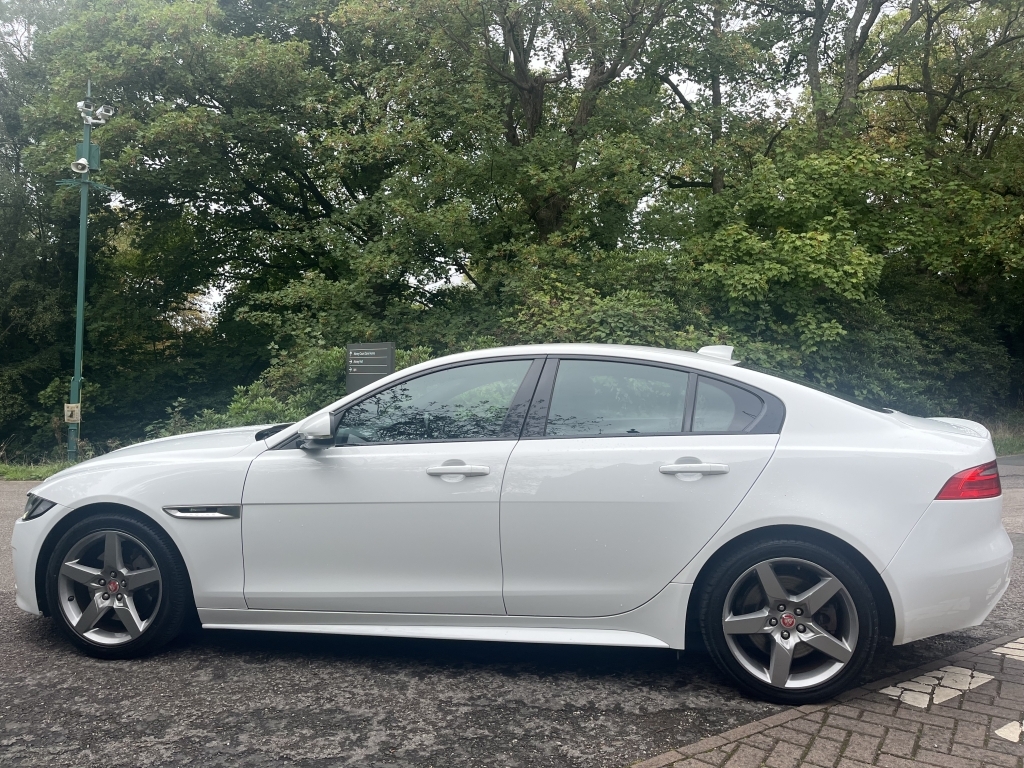 Jaguar XE Xe R-sport White #4