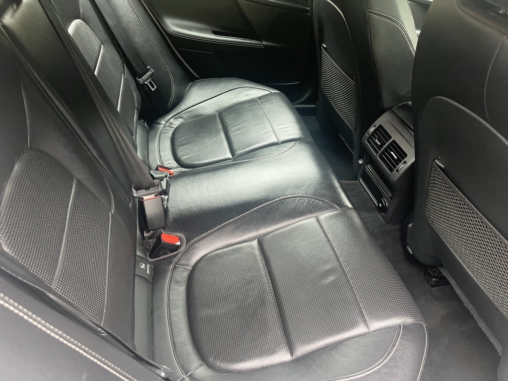 Jaguar XE Xe R-sport D Grey #43