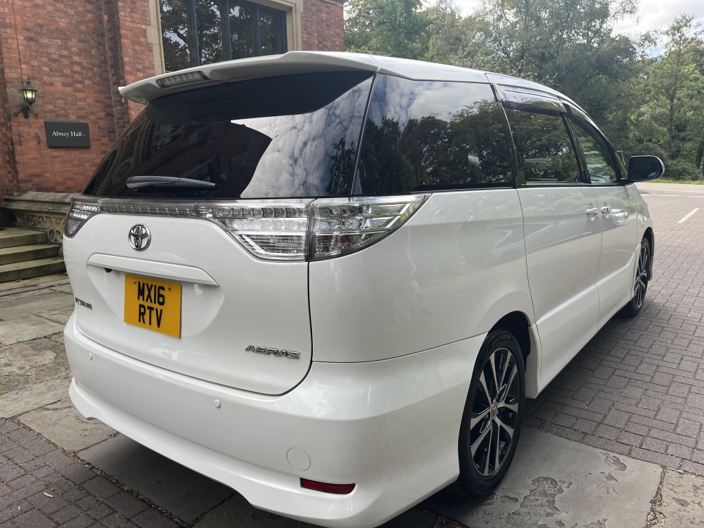 Toyota Estima Mpv White #2