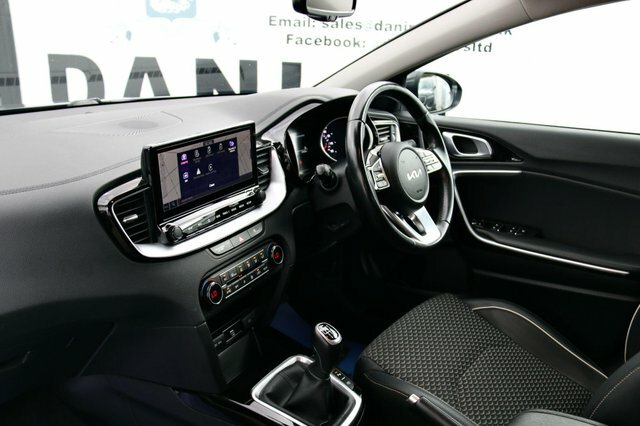 Kia Ceed Hatchback Grey #2