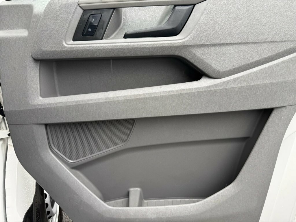 Volkswagen Crafter 2L Trendline White #9