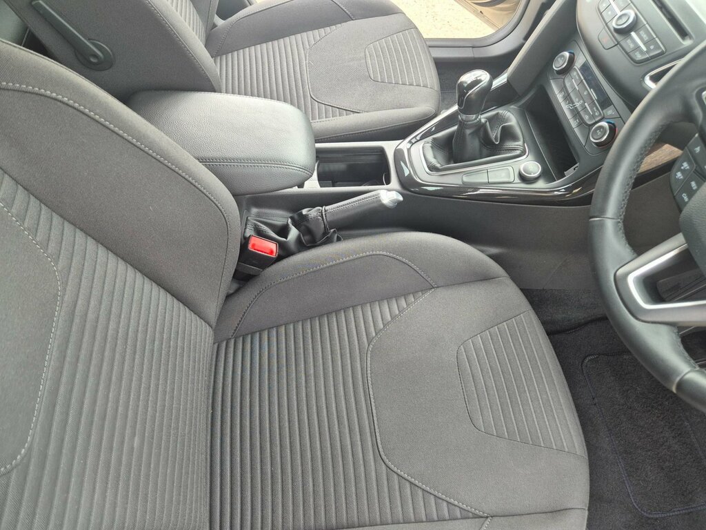 Ford Focus Titanium 5-Door NX17NWF Silver #6