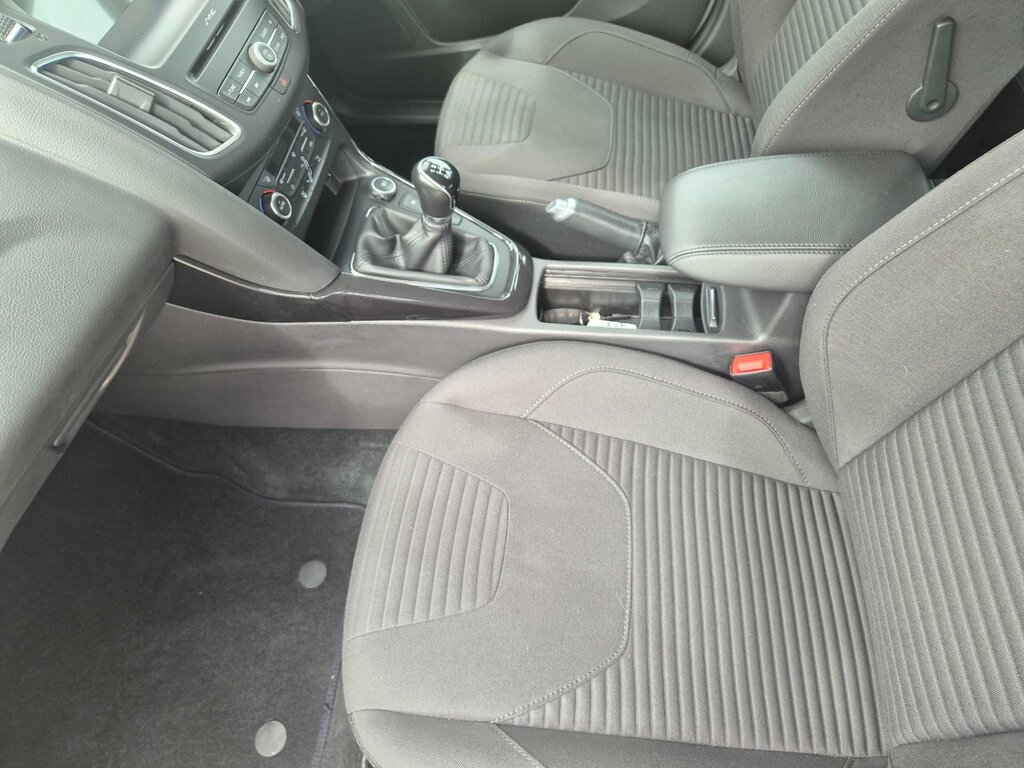Ford Focus Titanium 5-Door NX17NWF Silver #5