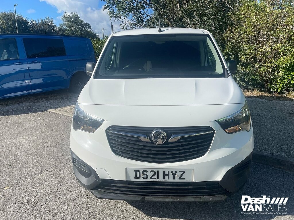 Vauxhall Combo Turbo D 2300 Dynamic White #2