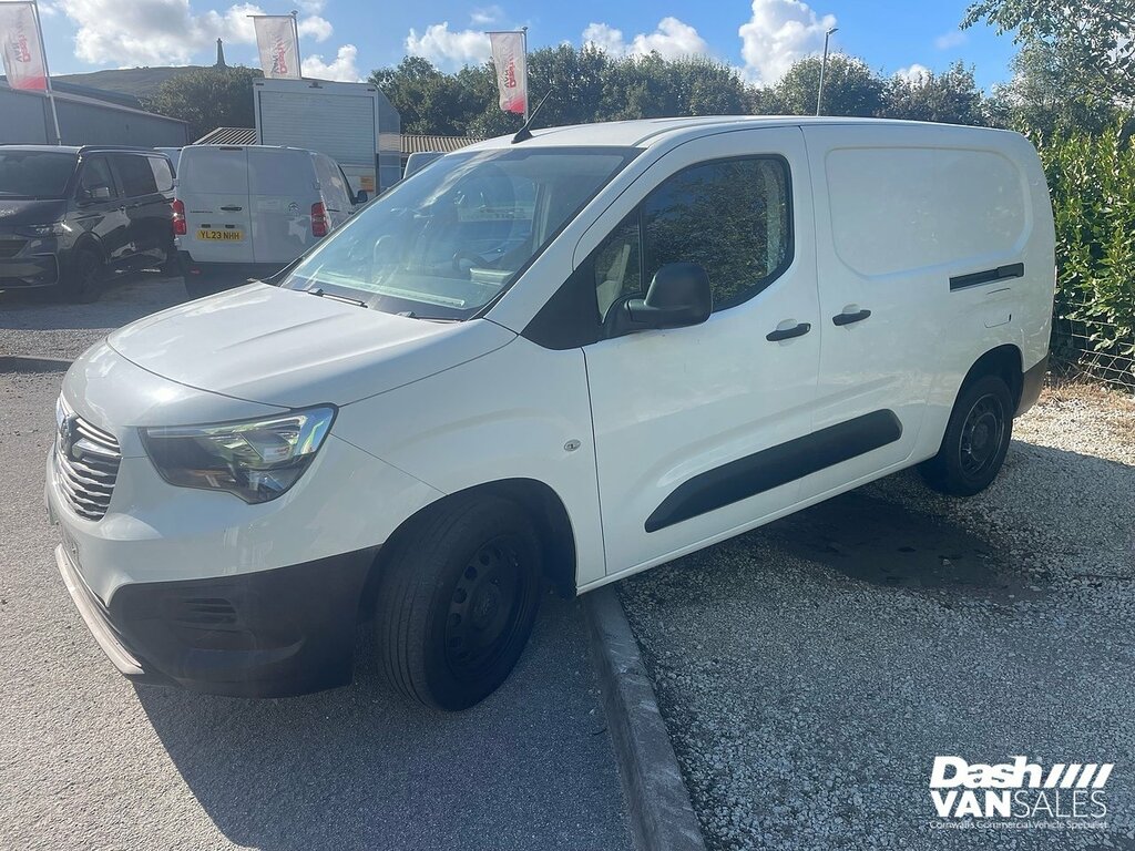 Vauxhall Combo Turbo D 2300 Dynamic White #3