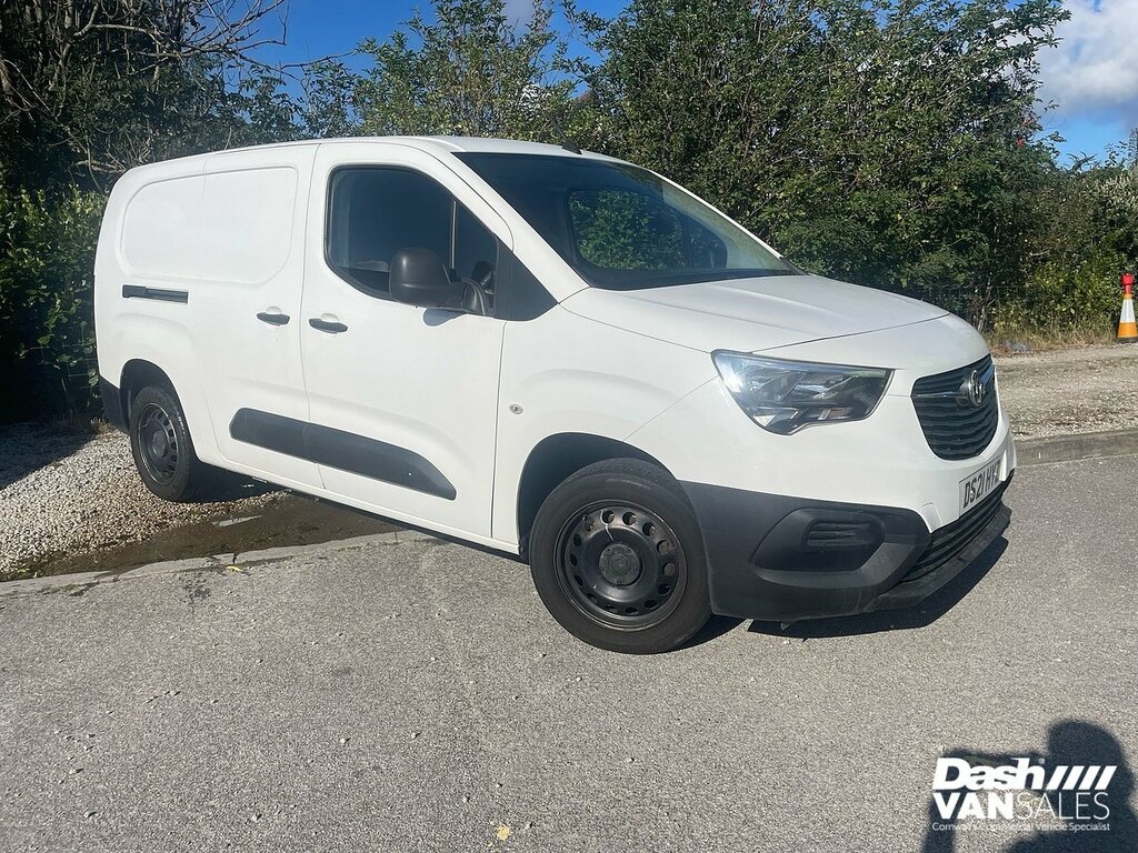 Vauxhall Combo Turbo D 2300 Dynamic White