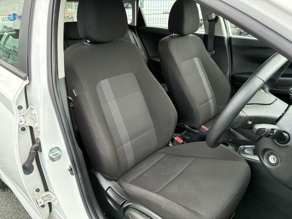 Hyundai I20 Advance White #2