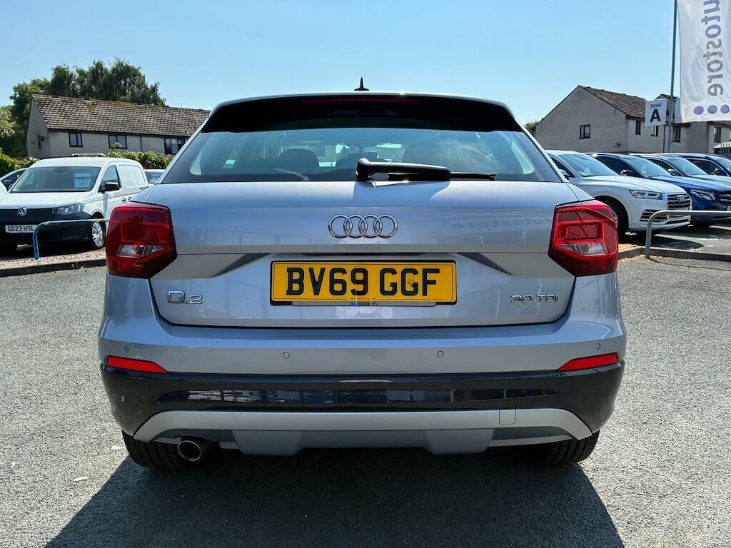 Audi Q2 Sport Silver #5