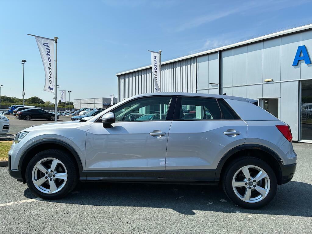 Audi Q2 Sport Silver #3