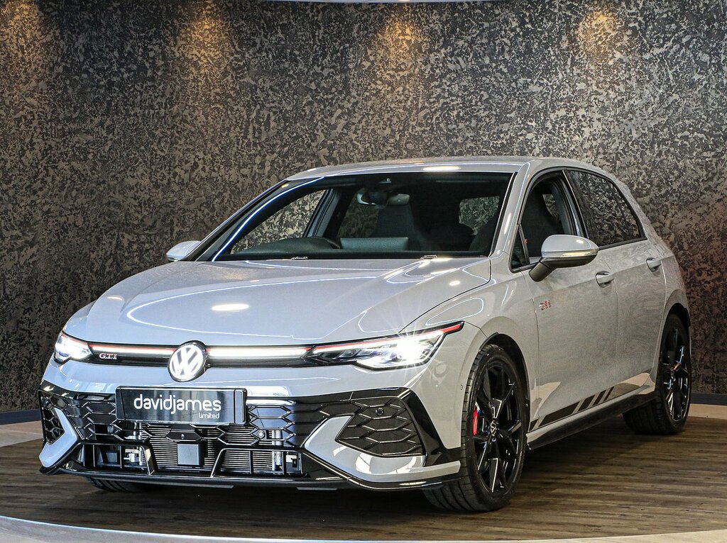 Volkswagen Golf Black Edition White #5