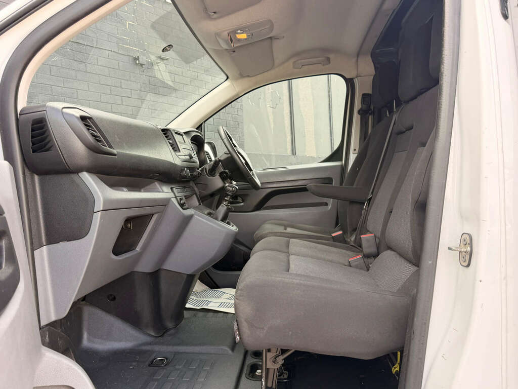 Toyota PROACE Panel Van White #26