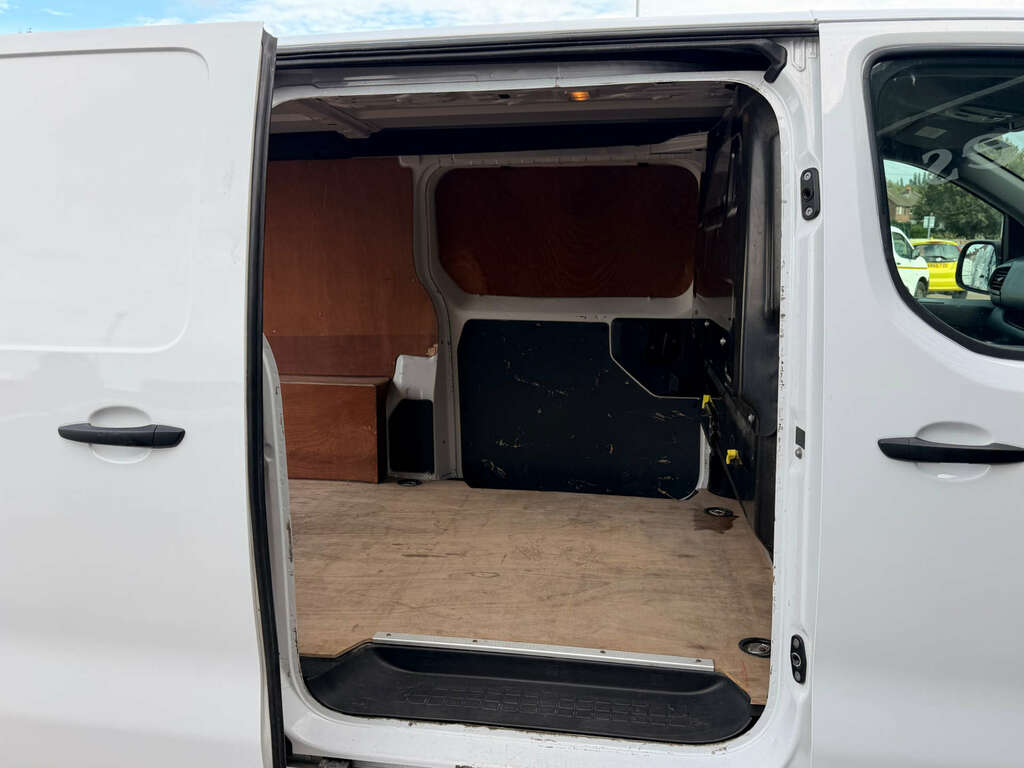 Toyota PROACE Panel Van White #15