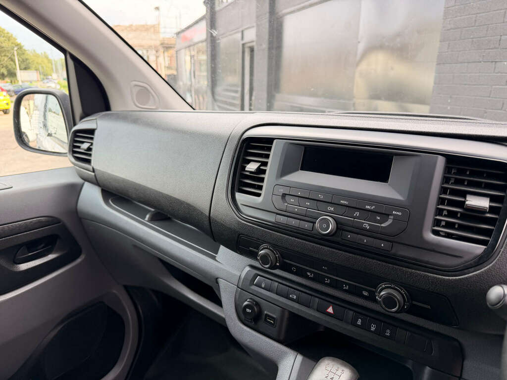 Toyota PROACE Panel Van White #18