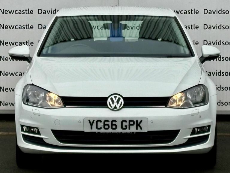 Volkswagen Golf 2.0 Tdi Bluemotion Tech Match Edition Hatchback YC66GPK White #2