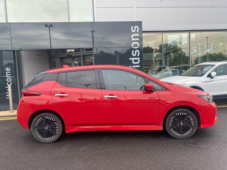 Nissan Leaf 59Kwh E Tekna Hatchback 217 Ps Red #2