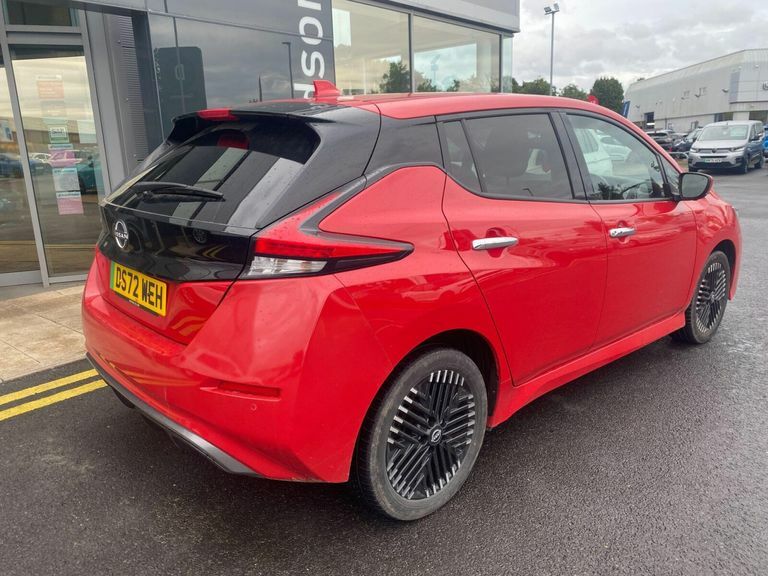 Nissan Leaf 59Kwh E Tekna Hatchback 217 Ps Red #3