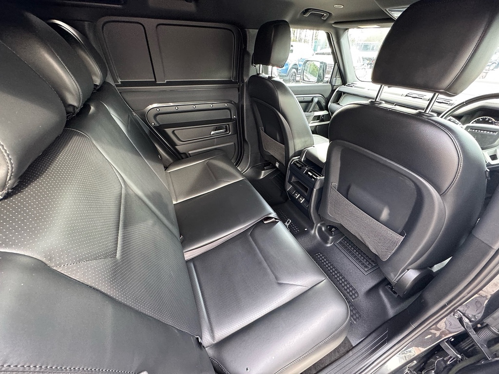 Land Rover Defender 110 X-dynamic S Green #23