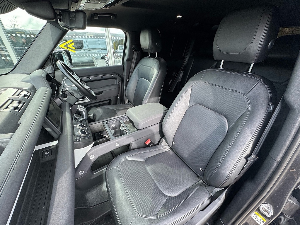 Land Rover Defender 110 X-dynamic S Green #7