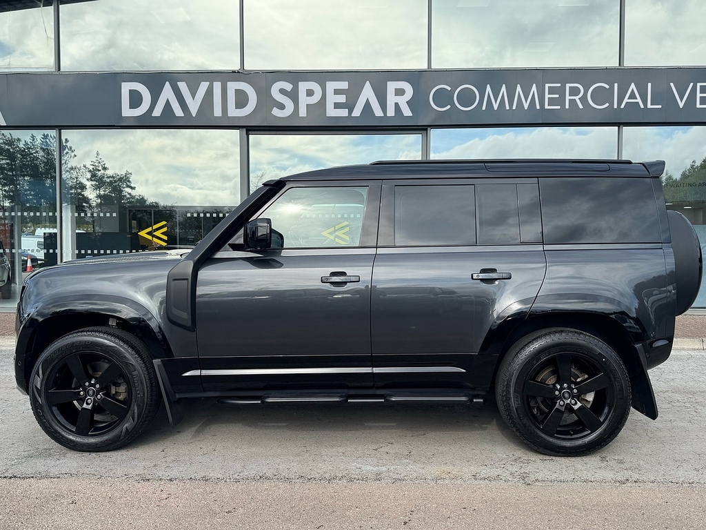 Land Rover Defender 110 X-dynamic S Green #12
