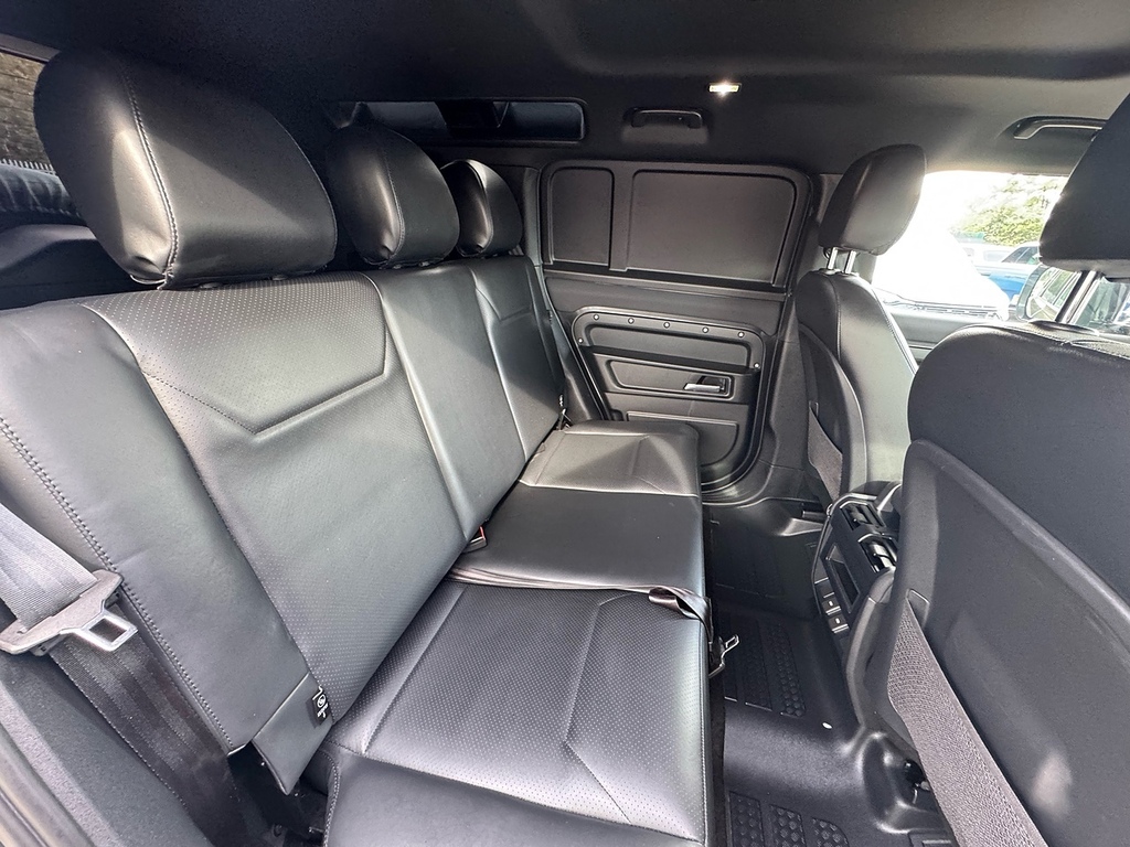 Land Rover Defender 110 X-dynamic S Green #27