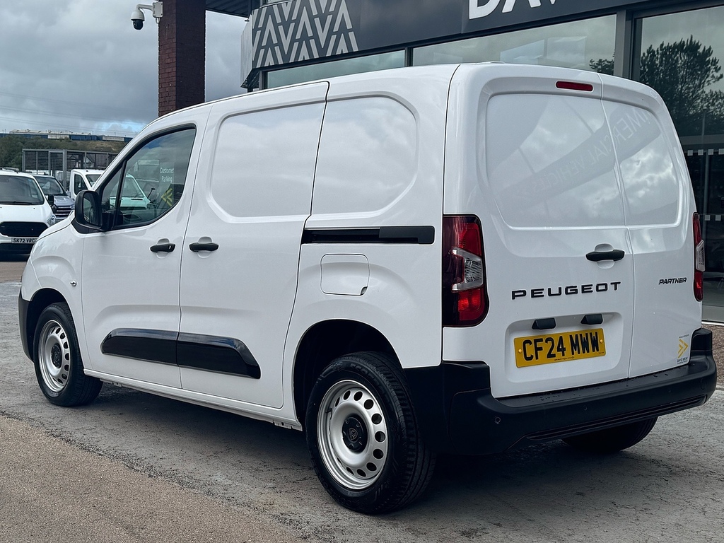 Peugeot Partner Hdi 100Ps 1000 Professional Swb With Air Con, Reve White #4