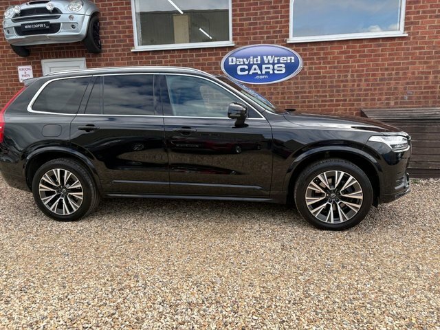 Volvo XC90 2.0 B5 Mhev Momentum Black #4