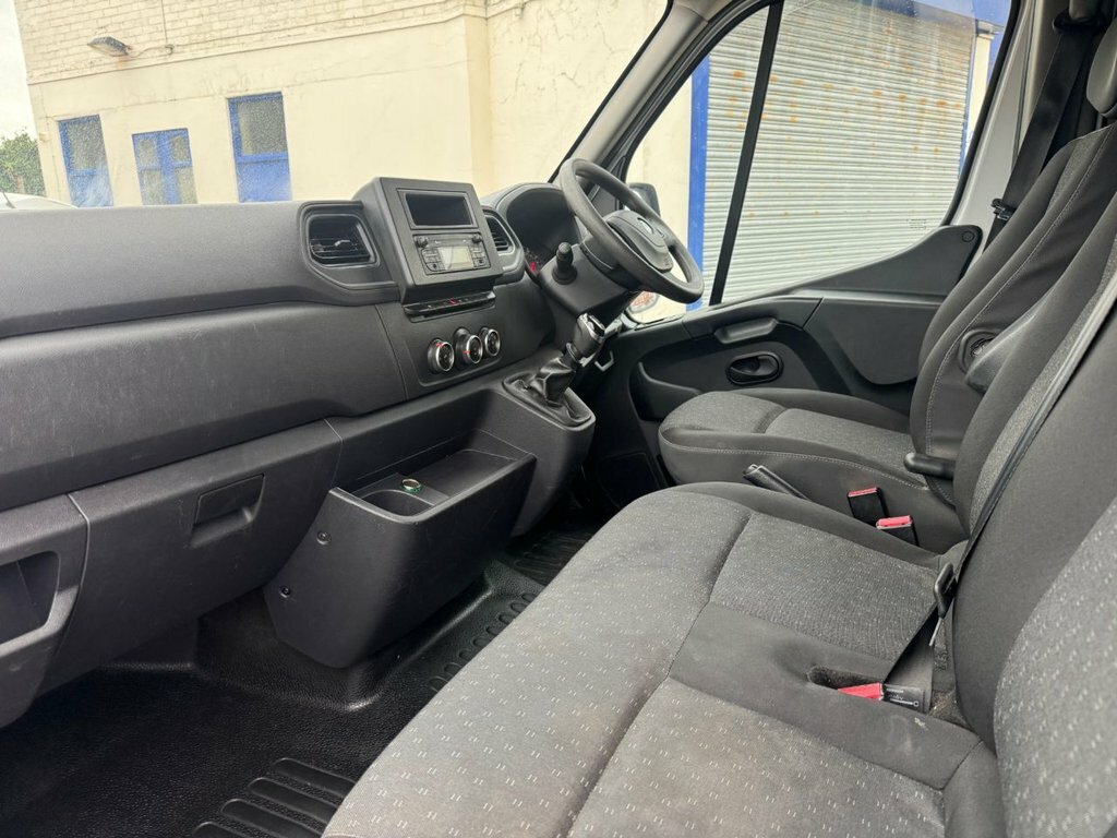 Vauxhall Movano 2.3L Edition White #4