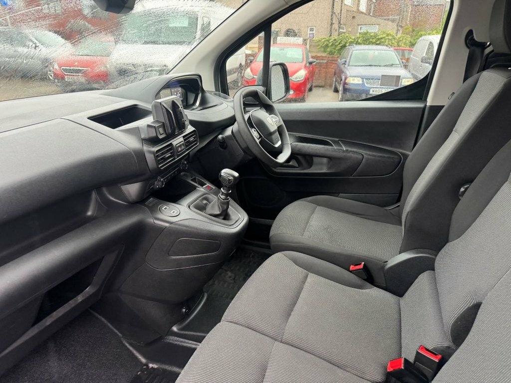 Peugeot Partner 1.5L Professional 6Dr White #4