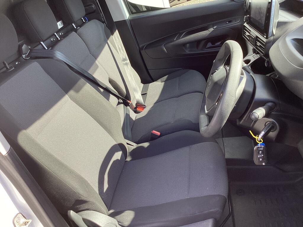 Peugeot Partner L2 Pro Premium White #30