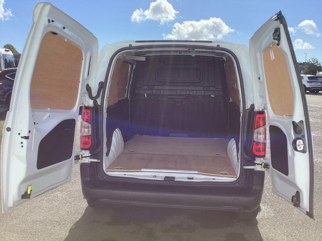 Peugeot Partner L2 Pro Premium White #34