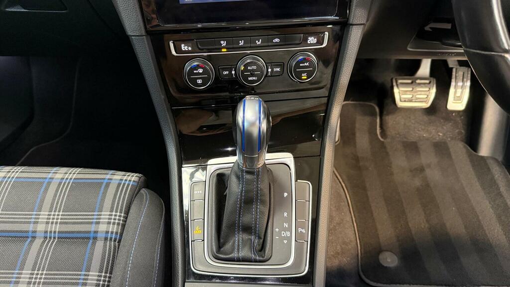Volkswagen e-Golf 99Kw E-golf 35Kwh Black #34