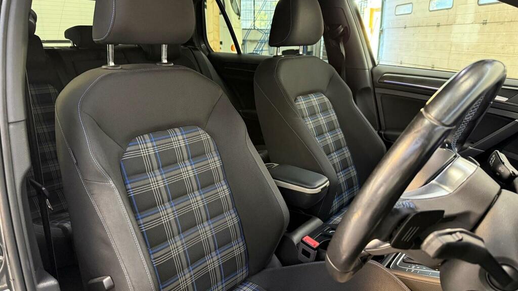 Volkswagen e-Golf 99Kw E-golf 35Kwh Black #22