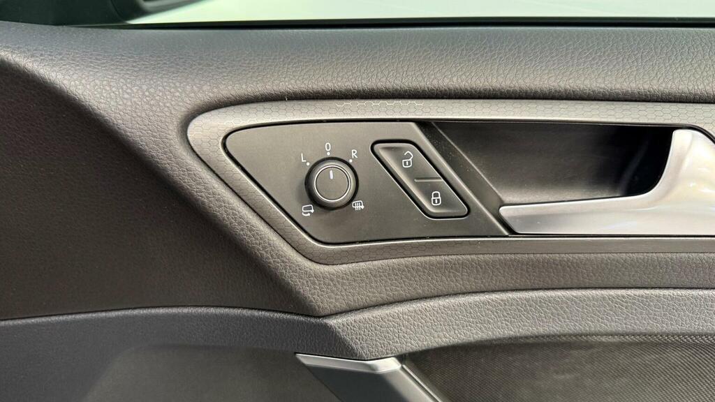 Volkswagen e-Golf 99Kw E-golf 35Kwh Black #37