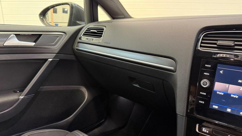 Volkswagen e-Golf 99Kw E-golf 35Kwh Black #36